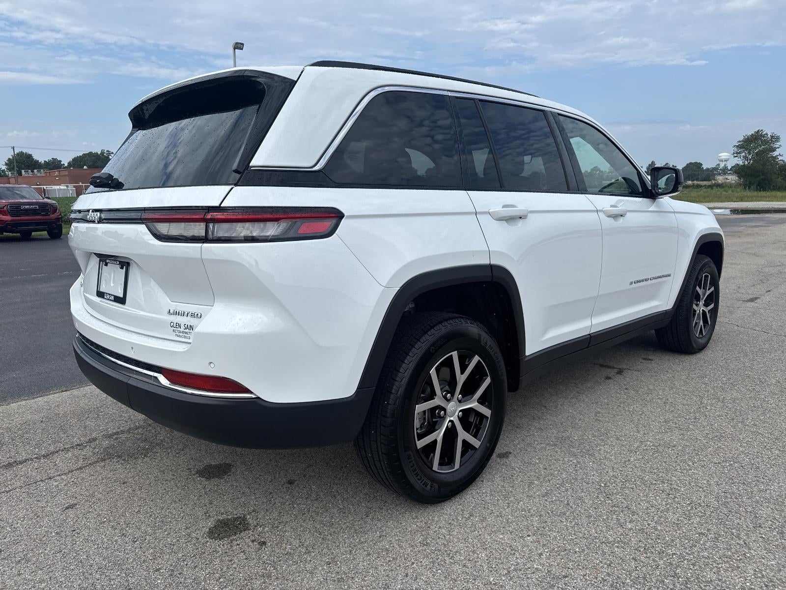 2025 Jeep Grand Cherokee — detail view